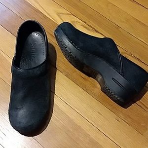Black Sanita clogs